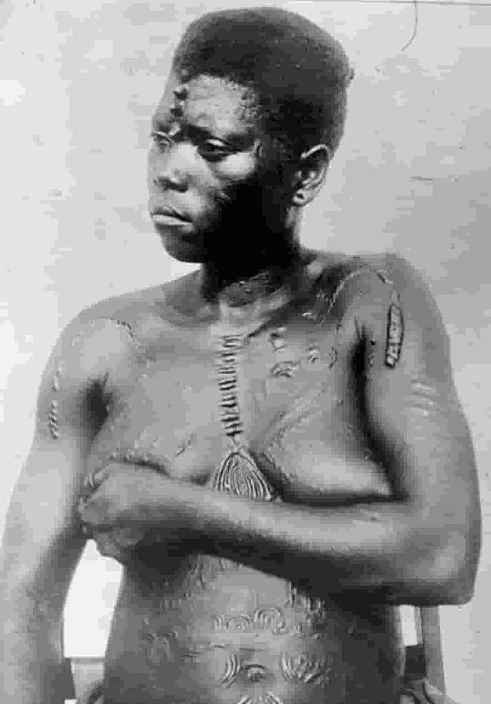 Escarificaciones en los Pende