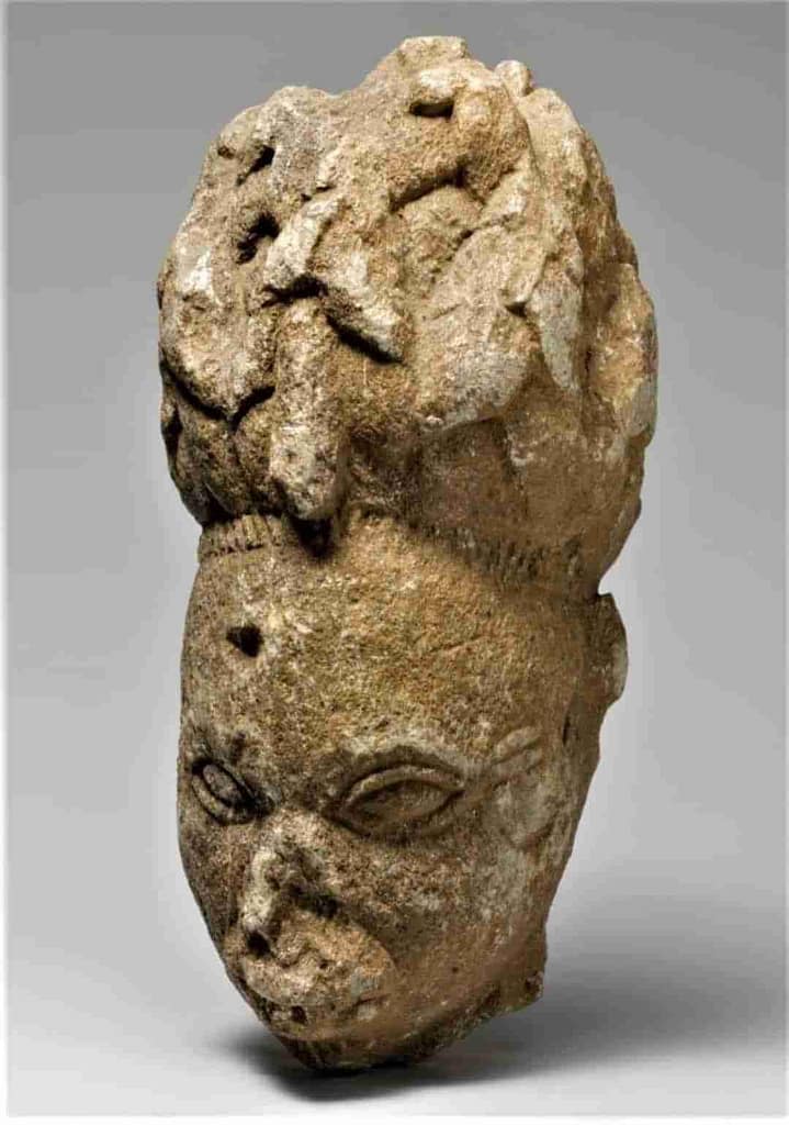 Escultura exhibida en el Met Museum. Con 28,6x14 x15,2 cm. Nº rg. 1979.206.296