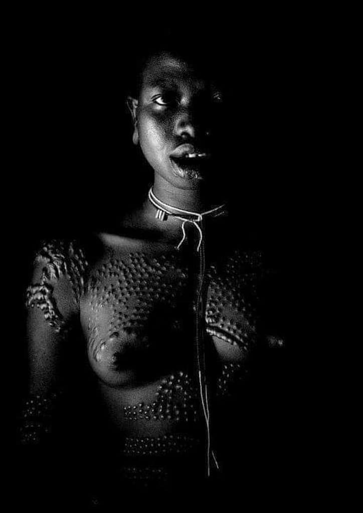 Escarificaciones en los Pende