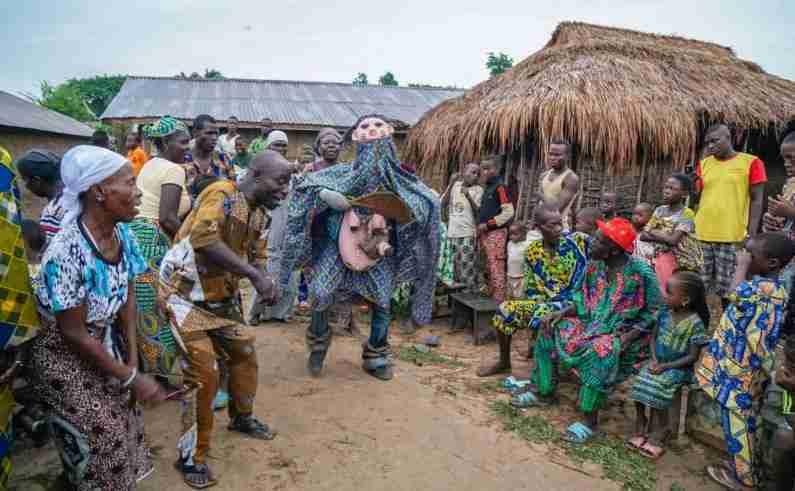 C:\Users\ataan\Pictures\AFRICA fotos Yoruba\AFRICA Holi Jie Benin\7 d12-62_800 (2).jpg